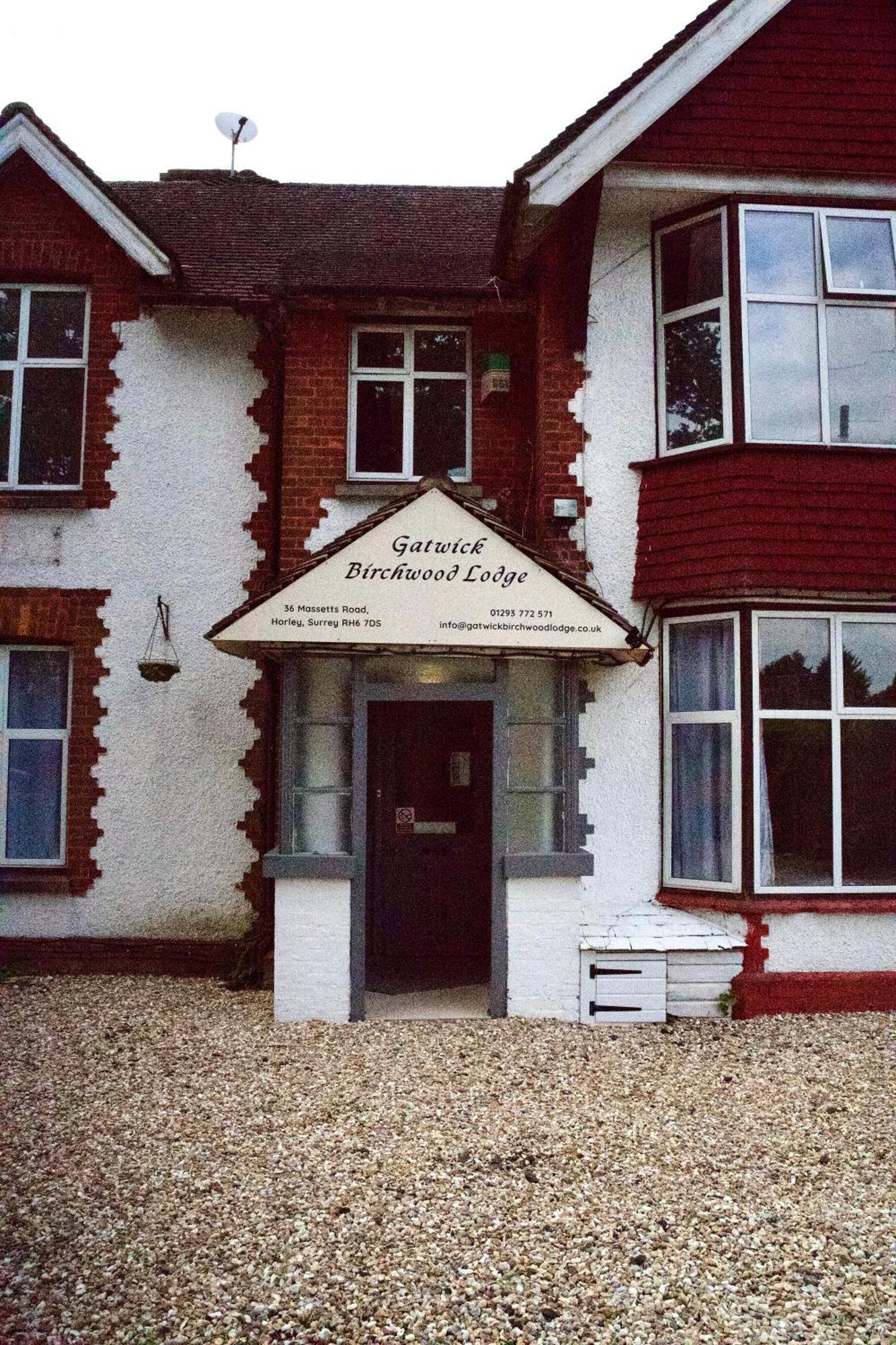 Gatwick Birchwood Lodge With Holiday Parking Horley Buitenkant foto