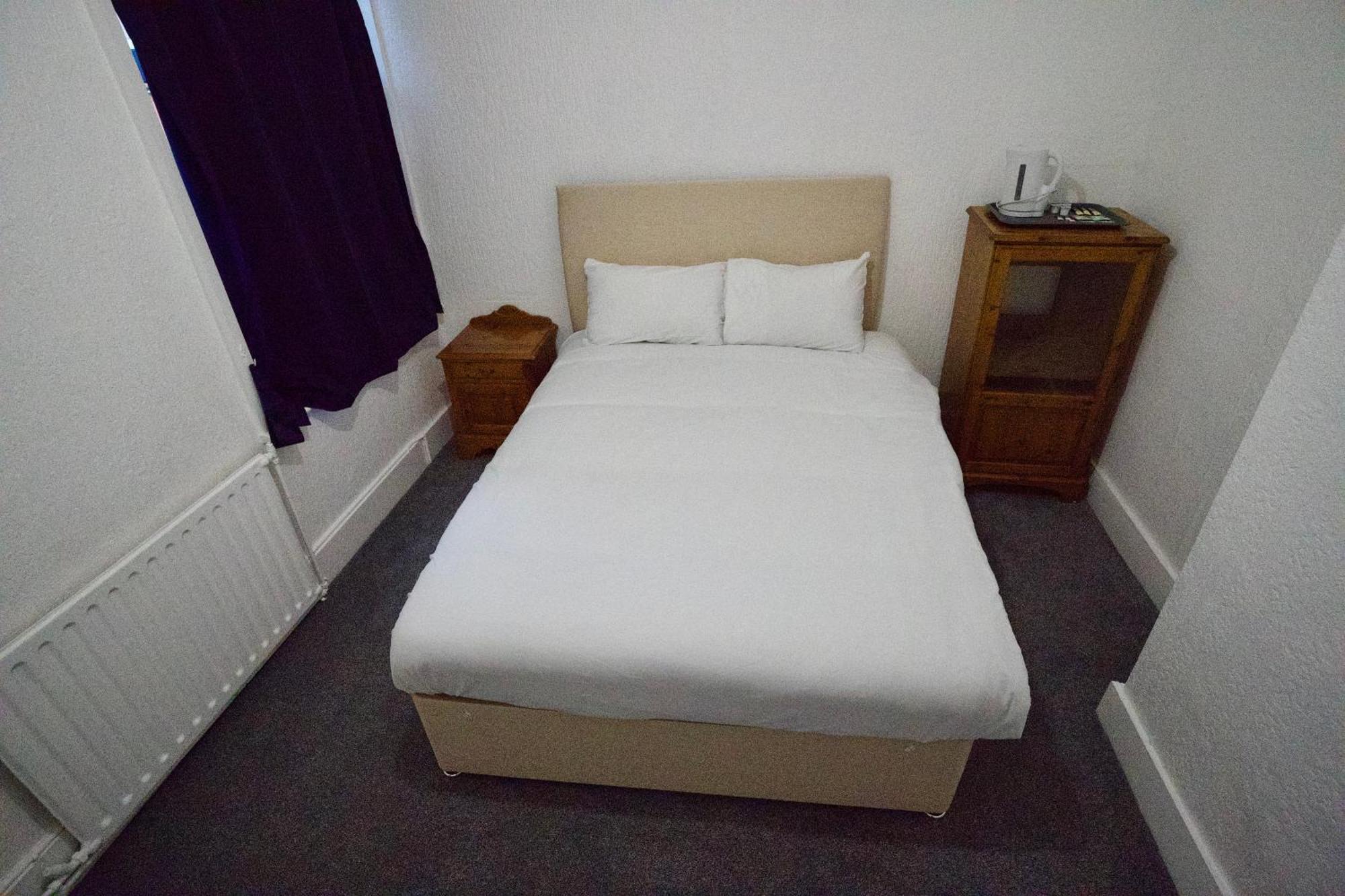 Gatwick Birchwood Lodge With Holiday Parking Horley Buitenkant foto