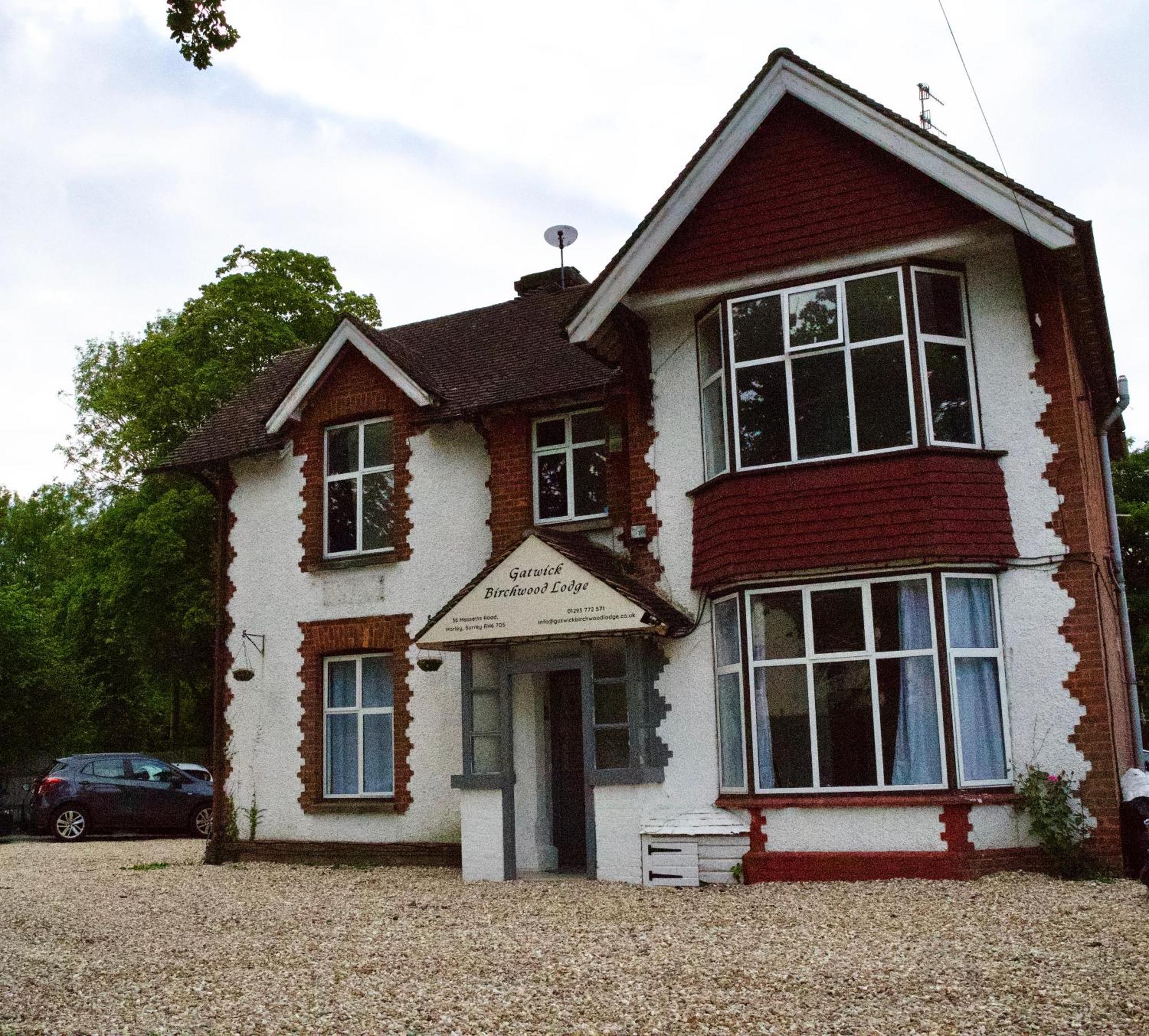 Gatwick Birchwood Lodge With Holiday Parking Horley Buitenkant foto